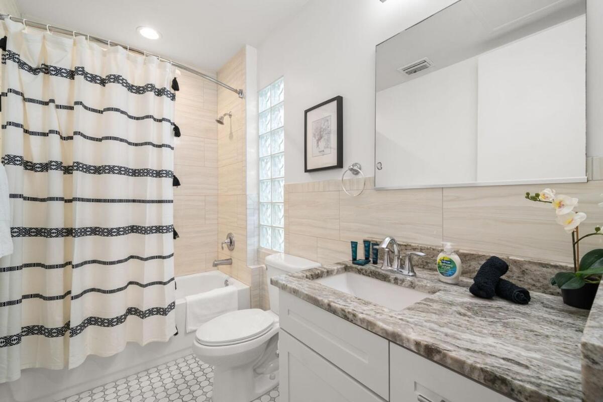 New! Sangria Suite - Upscale Ybor City Studio, Right On 7Th Ave Tampa Kültér fotó